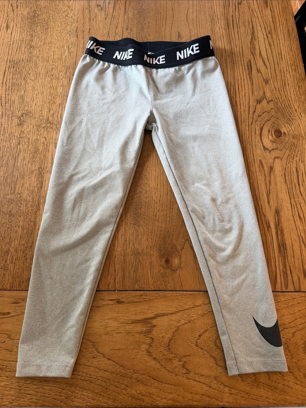 Nike size 6 Light Gray Kids' Leggings with Black Branded Waistband
